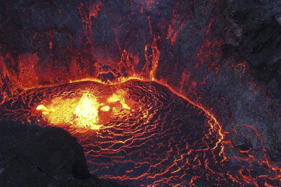 Eruption volcanique et torrents de lave - 0mn 58s